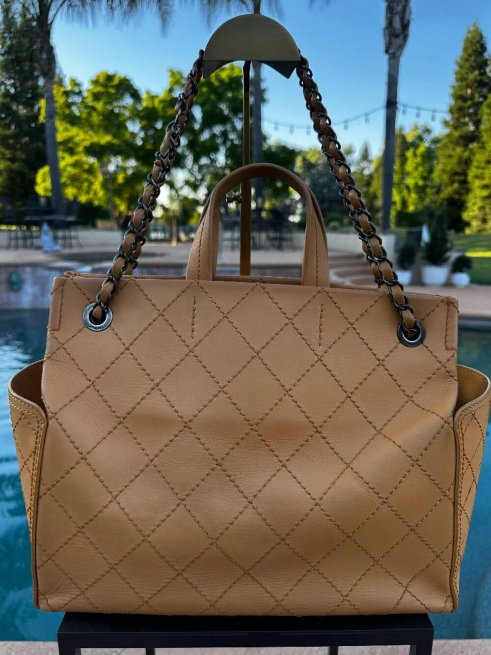 Chanel Tote Bg